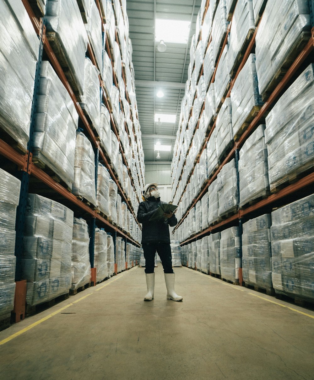 Warehouse pay across Spain, the UK, Germany and Canada
